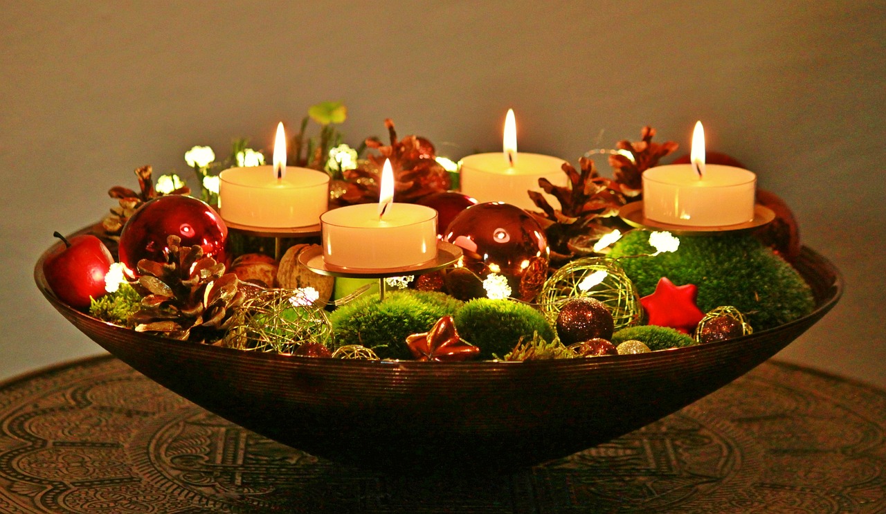 10 Unique Ideas for DIY Seasonal Decorations